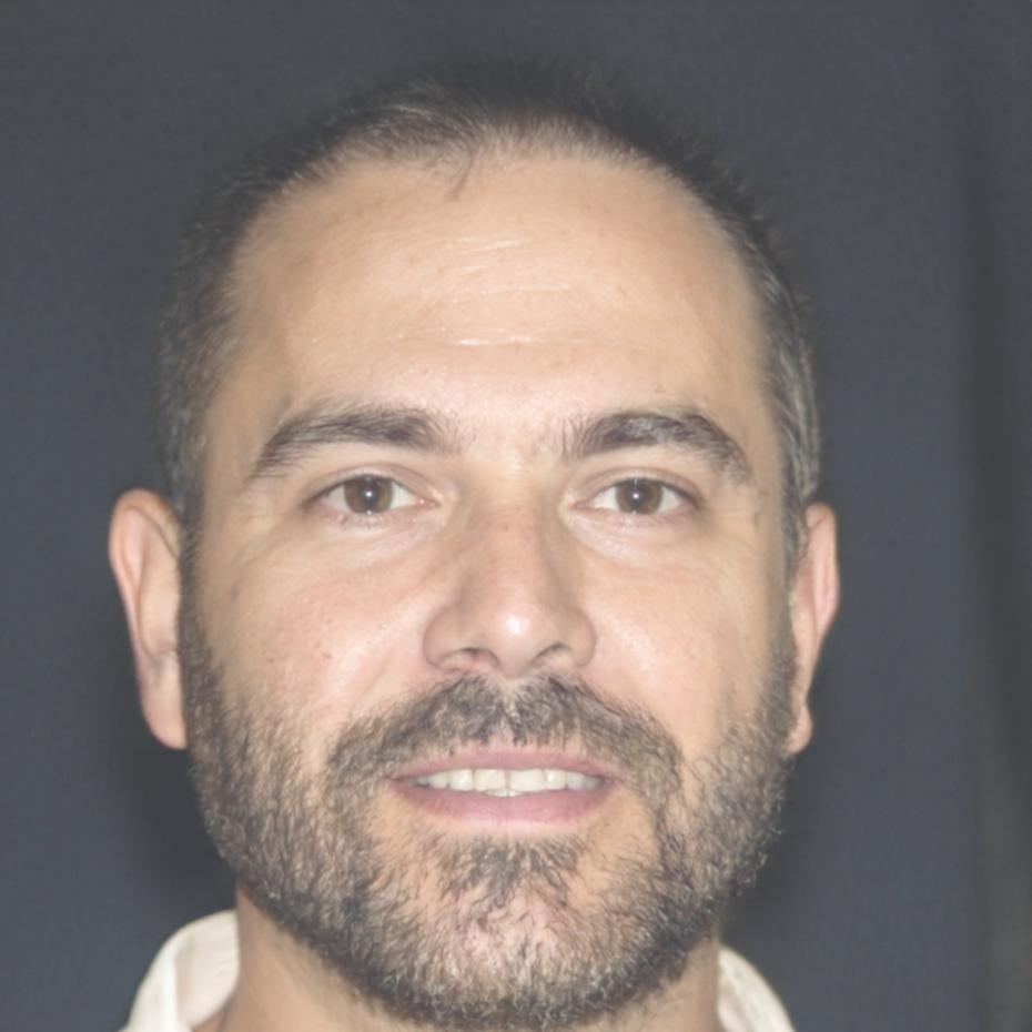 Professional investment instructor and market analyst